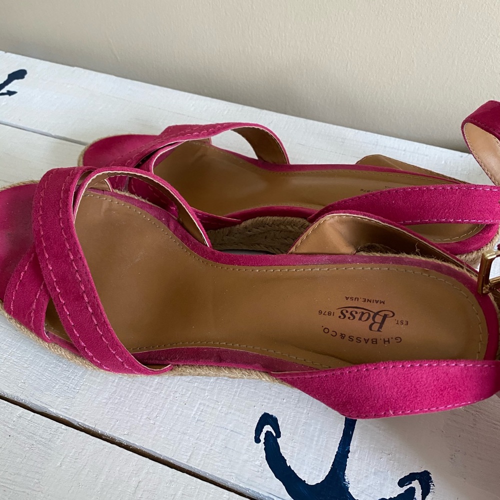 Sandals - Picture 2 of 4